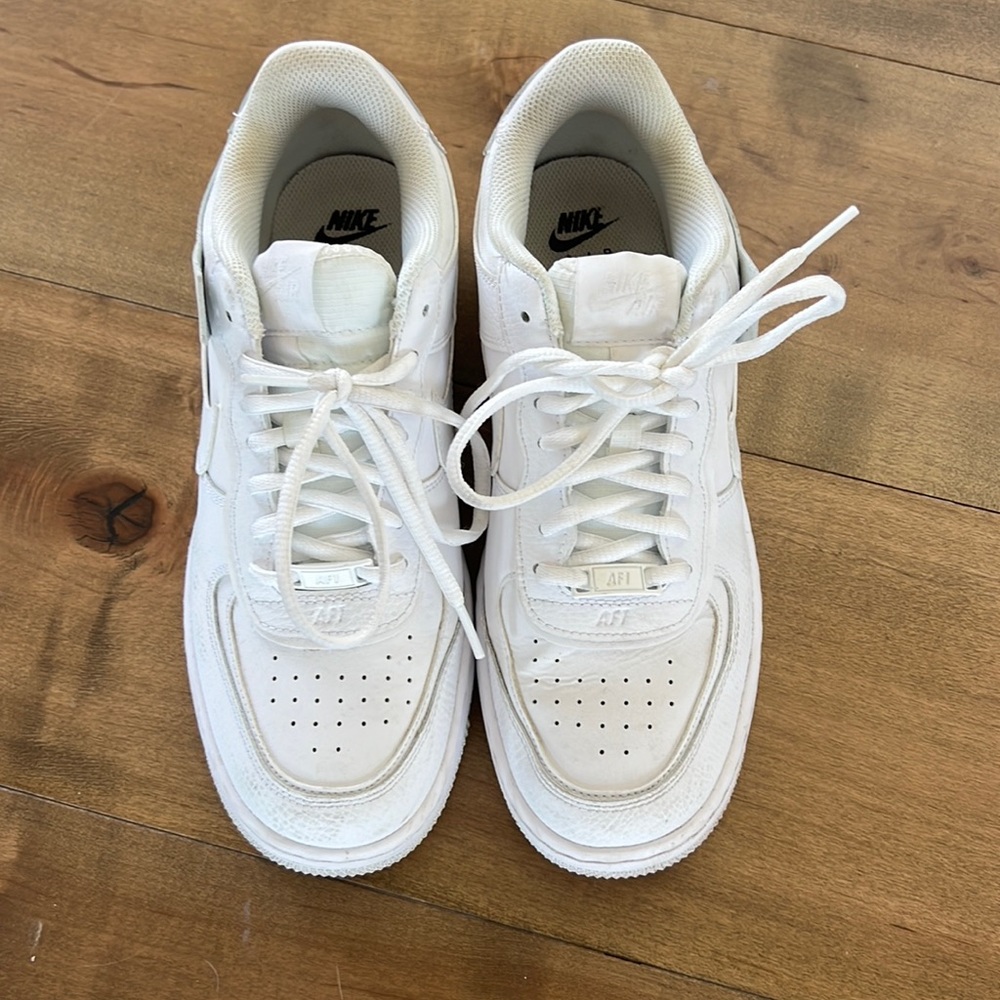 White Nike Air Force 1 Size 9